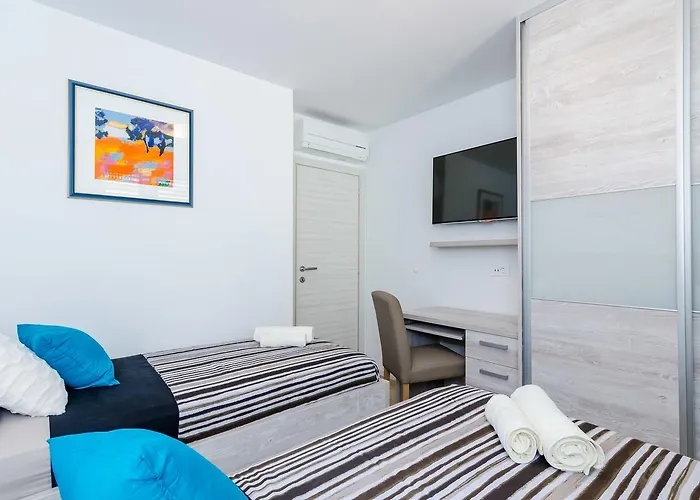 Apartments Lazarin