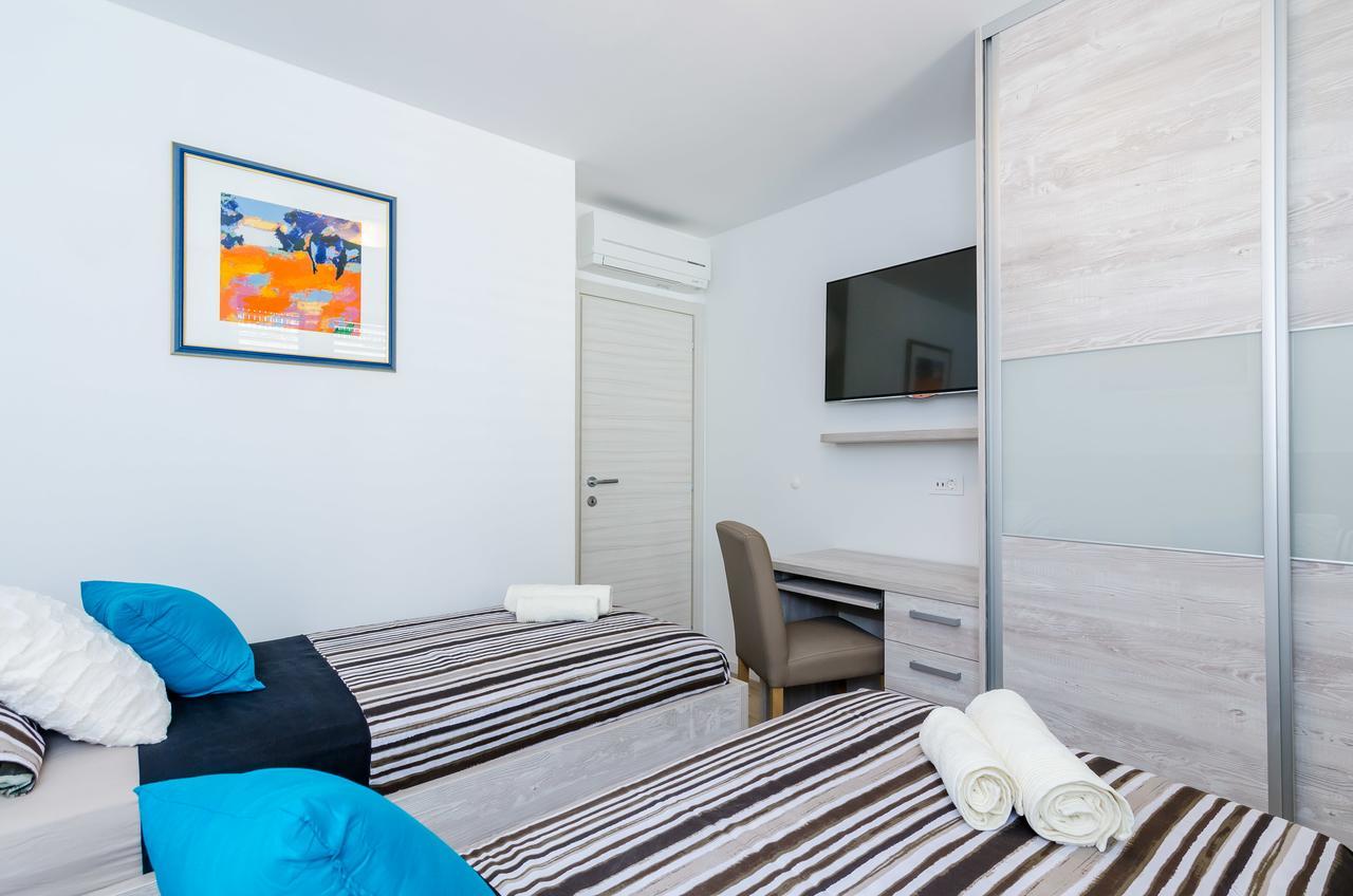 Lazarin Apartment *